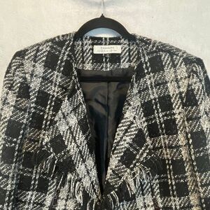 TAHARI Blazer Women’s Size 14 Black White Plaid Tweed Open Front Fringe Cropped